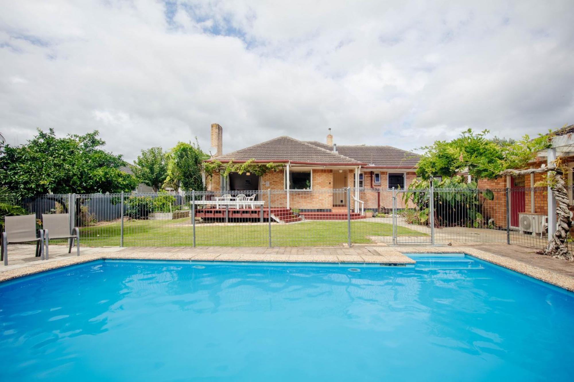 Central Location So Much Space Pool Opens In Summer Villa Hamilton Luaran gambar
